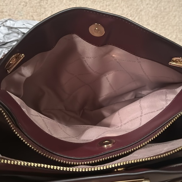 MICHAEL KORS Whitney Medium Quilted Chain Tote Shoulder Bag in Oxblood - Picture 15 of 17